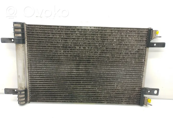 Opel Vivaro Radiateur condenseur de climatisation 