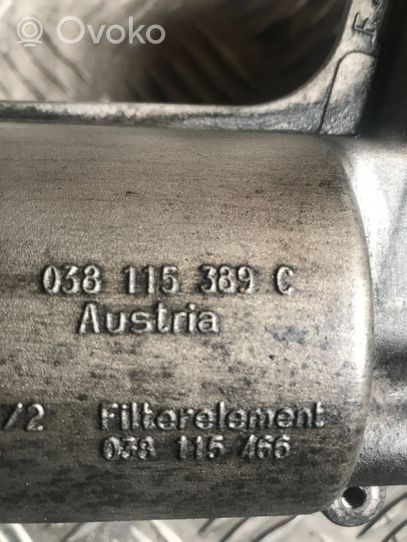 Audi A4 S4 B7 8E 8H Öljynsuodattimen kannake 038115389C