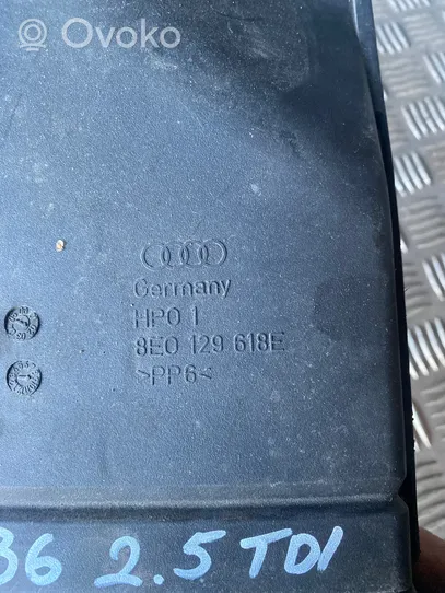 Audi A4 S4 B6 8E 8H Część rury dolotu powietrza 8E0129617D