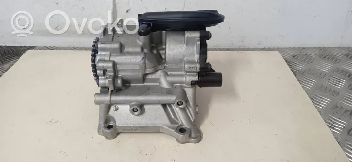 BMW 3 F30 F35 F31 Oil pump 7643047