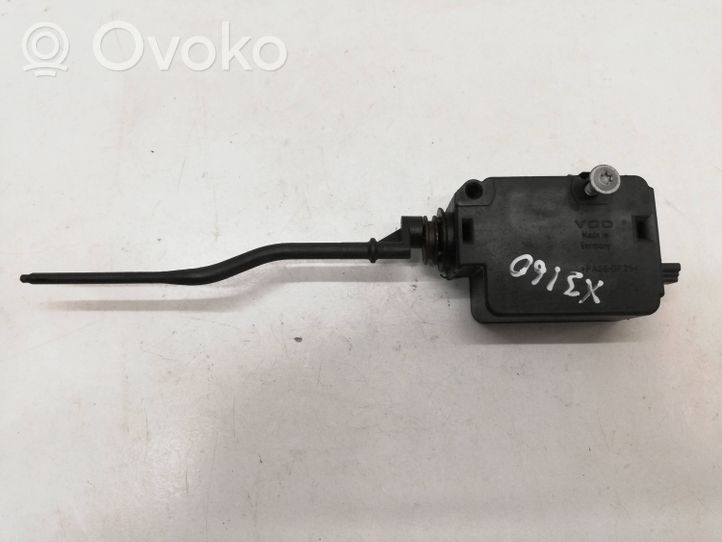 BMW X3 E83 Fuel tank cap lock 6927493