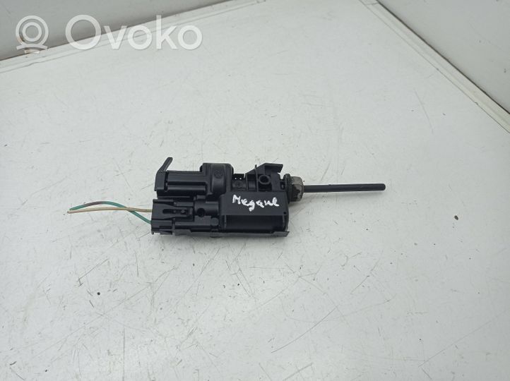 Renault Megane III Fuel tank cap lock 