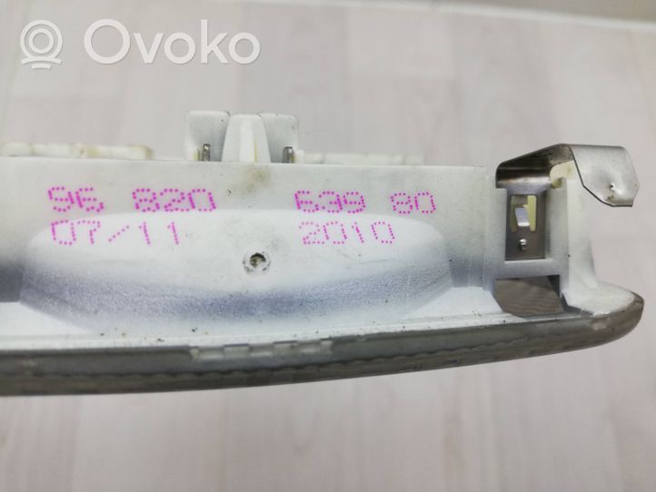 Citroen C3 Picasso Takaistuimen valo 9682063980