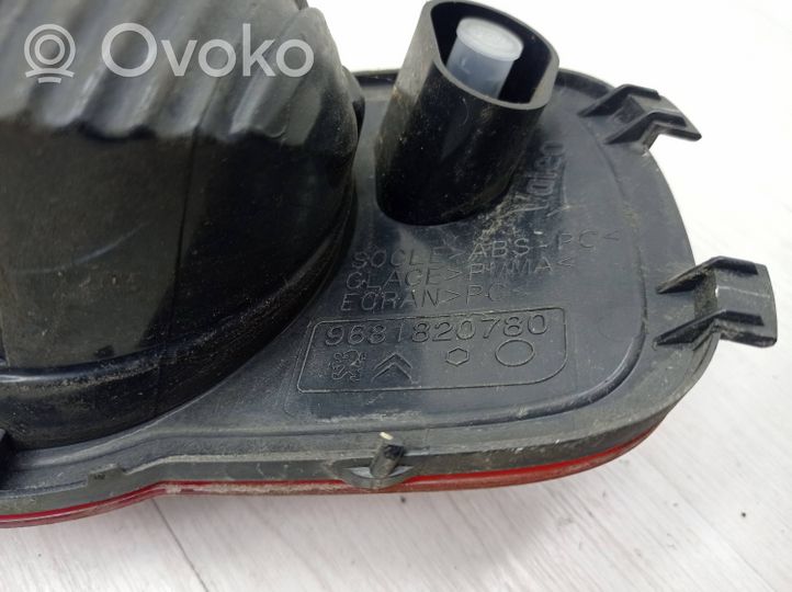 Citroen C3 Picasso Lampa zderzaka tylnego 9681820780