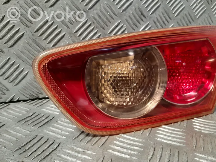 Mitsubishi Lancer VIII Lampy tylnej klapy bagażnika 