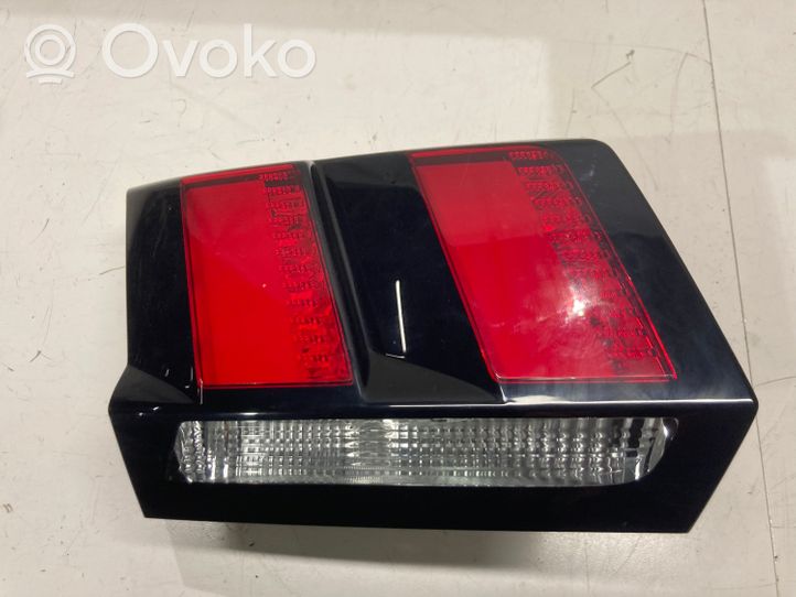 Peugeot 3008 II Lampy tylnej klapy bagażnika 9810477880