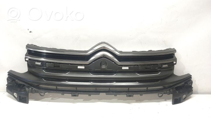 Citroen C5 Aircross Grille calandre supérieure de pare-chocs avant 9825347677