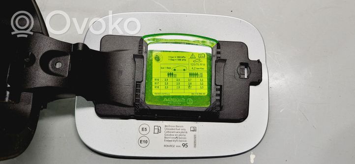 Skoda Kamiq Verkleidung Tankdeckel Tankklappe 657809702