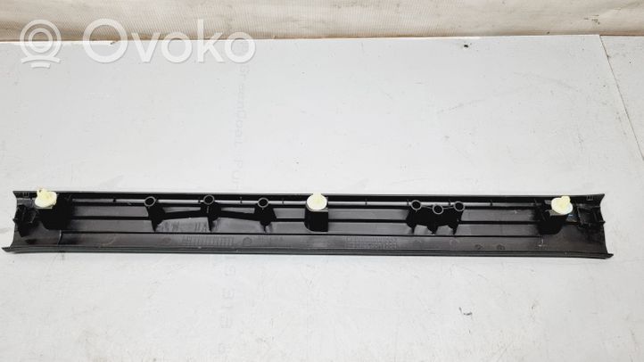 Honda CR-V Etuoven kynnyksen suojalista 84251TLAA01ZA