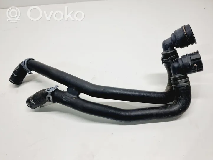 Skoda Karoq Tubo flessibile del liquido di raffreddamento del motore 5Q0121156D