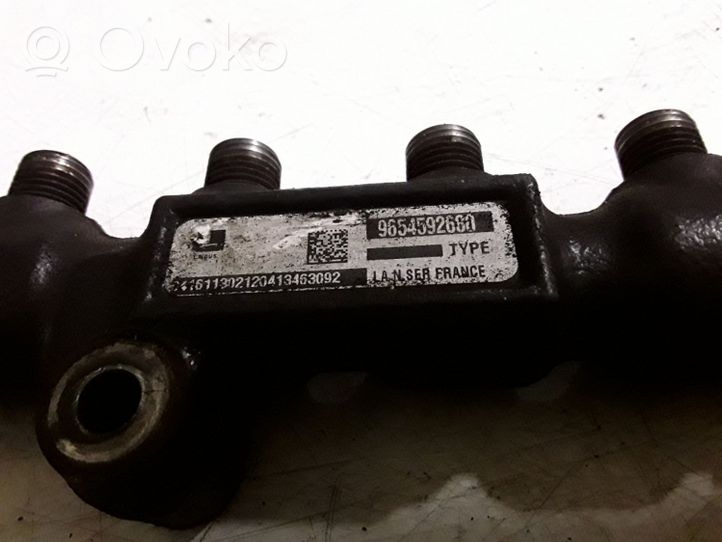 Ford Focus Tuyau de conduite principale de carburant 9654592680