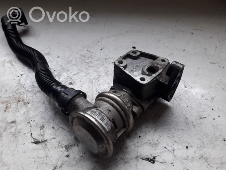 Volkswagen Golf VI EGR valve 