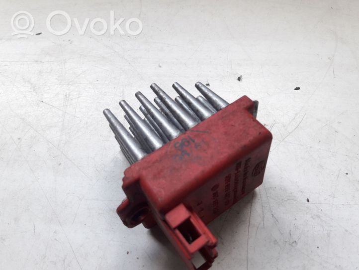 Audi A4 S4 B5 8D Heater blower fan relay 