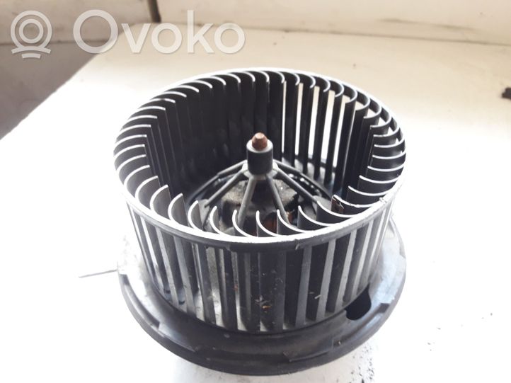 Volkswagen PASSAT B6 Heater fan/blower, 30.00 € RRR