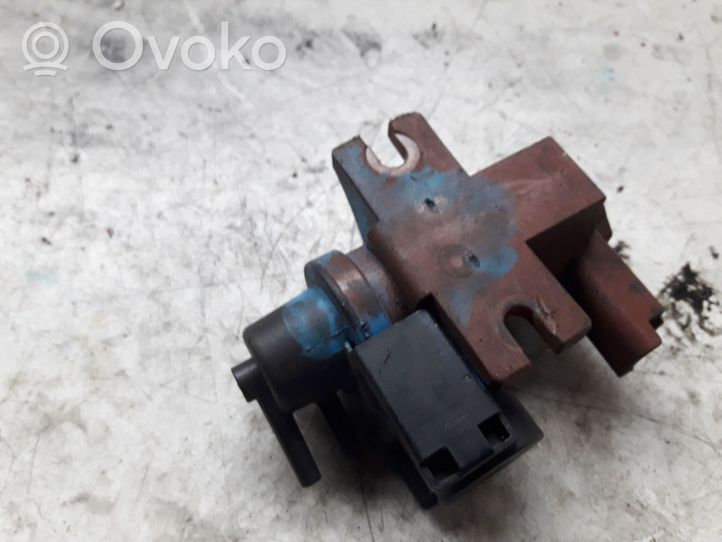 Volvo V50 Vacuum valve 