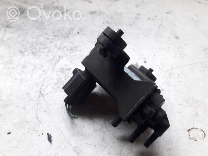 Ford Mondeo Mk III Vacuum valve 