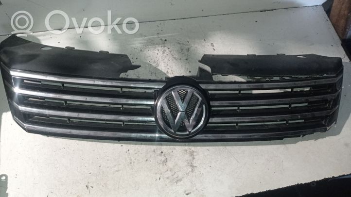 Volkswagen PASSAT B7 Grille calandre supérieure de pare-chocs avant 