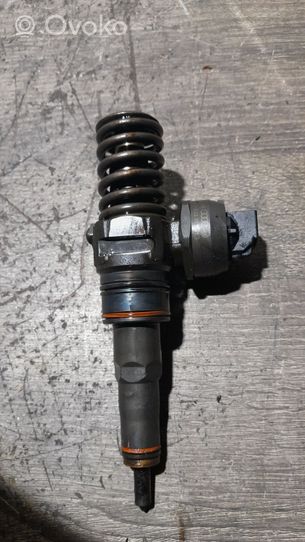 Volkswagen Caddy Injecteur de carburant 038130073AQ