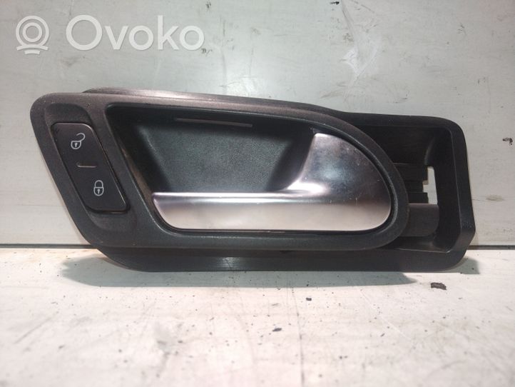 Volkswagen Tiguan Poignée inférieure de porte avant 5N0837198