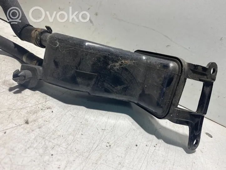 Audi A4 S4 B7 8E 8H Zbiornik płynu wspomagania układu kierowniczego 8E0422373B