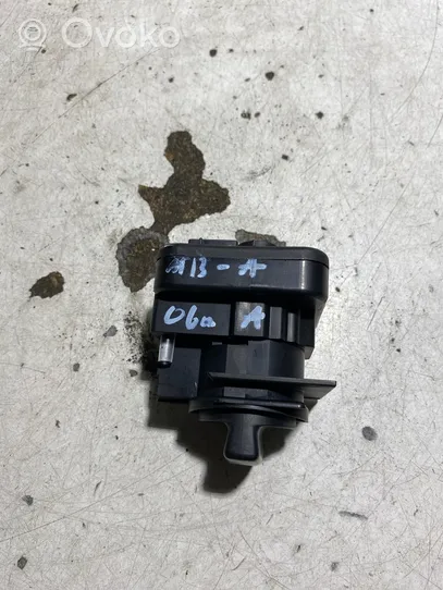 Mercedes-Benz A W169 Interruptor de luz 32221701