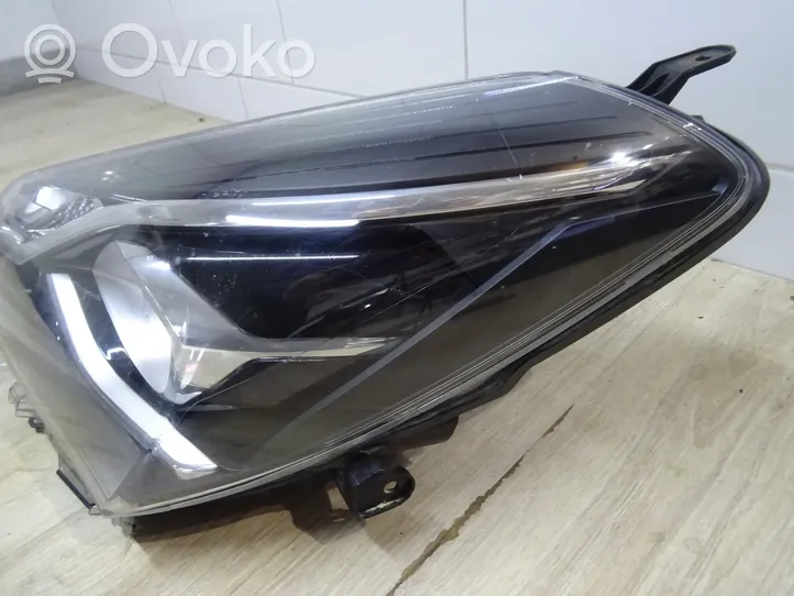 Toyota Yaris Lampa przednia YARIS3