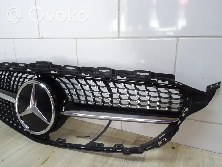 Mercedes-Benz C AMG W205 Maskownica / Grill / Atrapa górna chłodnicy A2058802004