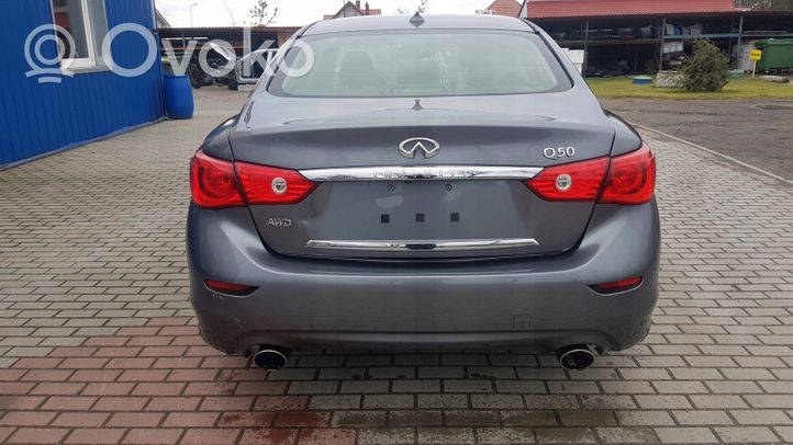 Infiniti Q50 Portellone posteriore furgone 