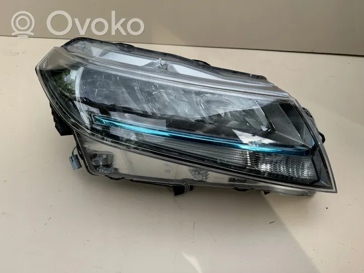 Suzuki Vitara (LY) Lampa przednia 