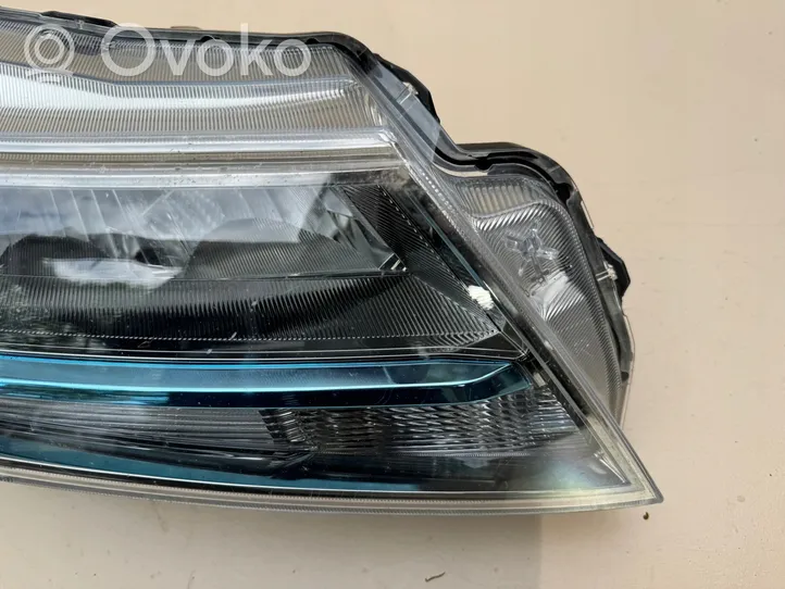 Suzuki Vitara (LY) Lampa przednia 