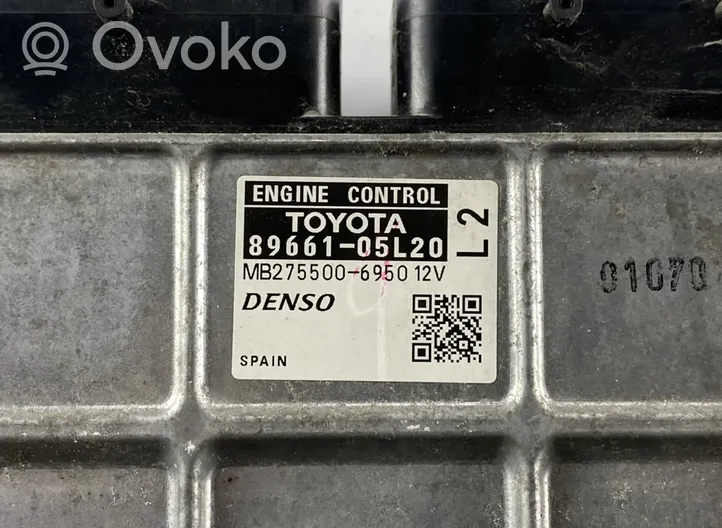 Toyota Avensis T270 Motorsteuergerät/-modul 89661-05L20