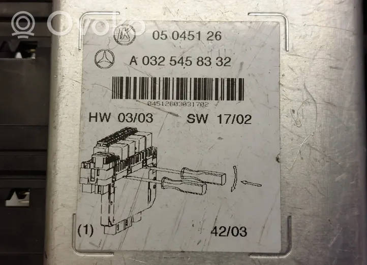 Mercedes-Benz S W220 Boîte à fusibles A0325458332