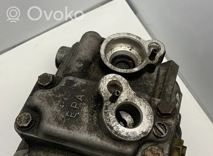 Volkswagen Jetta V Ilmastointilaitteen kompressorin pumppu (A/C) 1K0820803Q