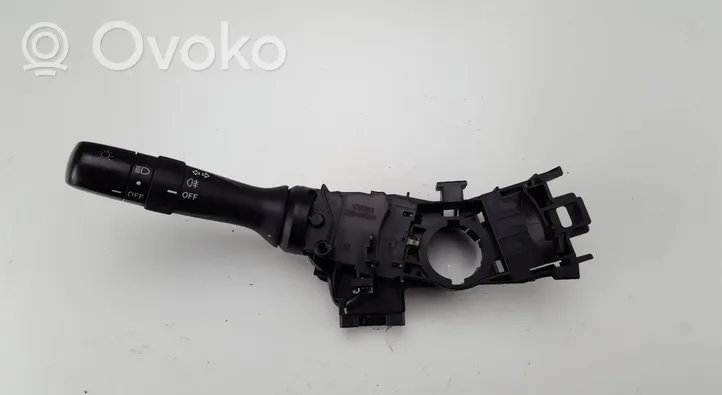 Toyota Yaris Ручка поворотов/ фонарей 17F001