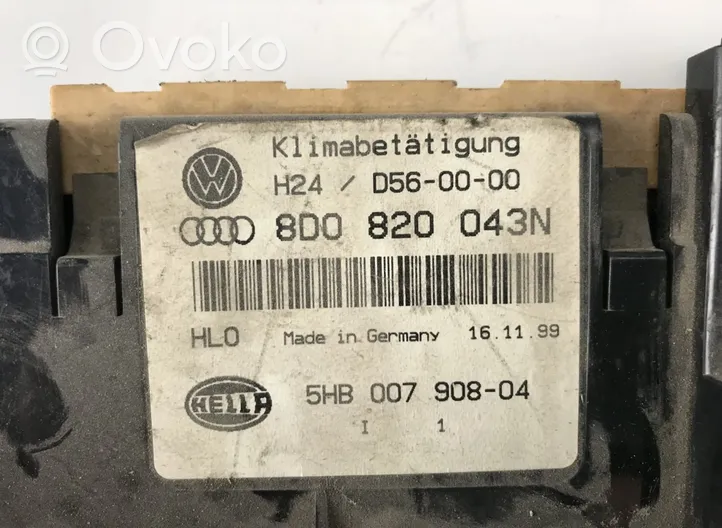 Audi A4 S4 B6 8E 8H Oro kondicionieriaus/ klimato/ pečiuko valdymo blokas (salone) 8D0820043