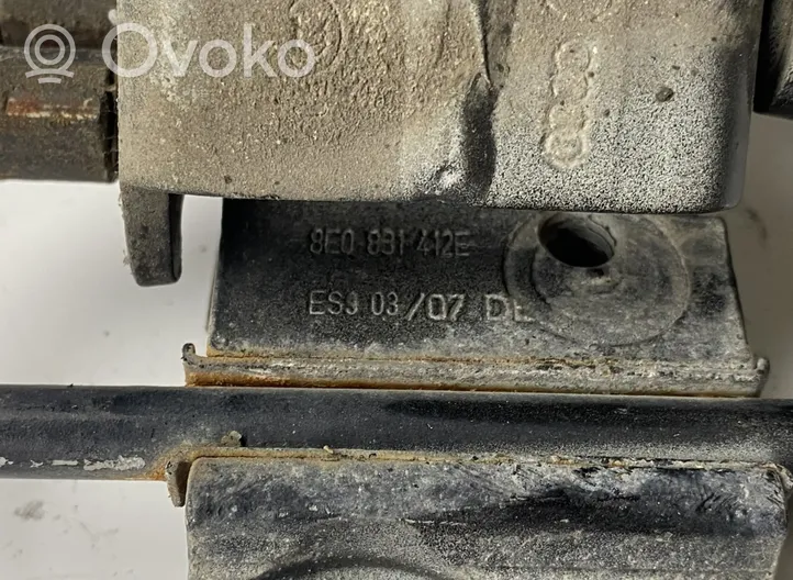 Audi Q7 4L Cerniera inferiore della portiera anteriore 8E0831412E