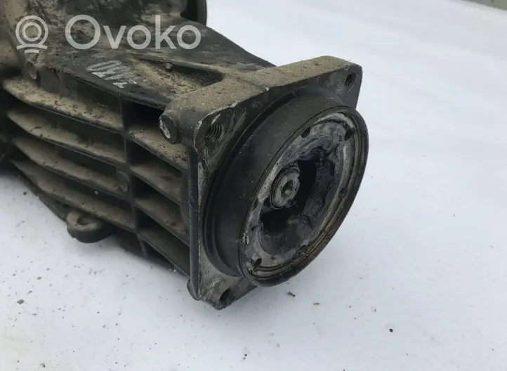 Audi A4 S4 B6 8E 8H Aizmugurējais reduktors 01R525053