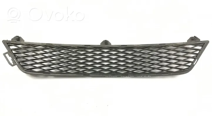 Ford Mondeo Mk III Grille inférieure de pare-chocs avant 2S7Y-17B968-AAW