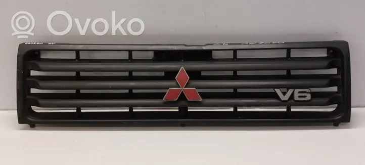 Mitsubishi Pajero Sport I Kühlergrill MB645720