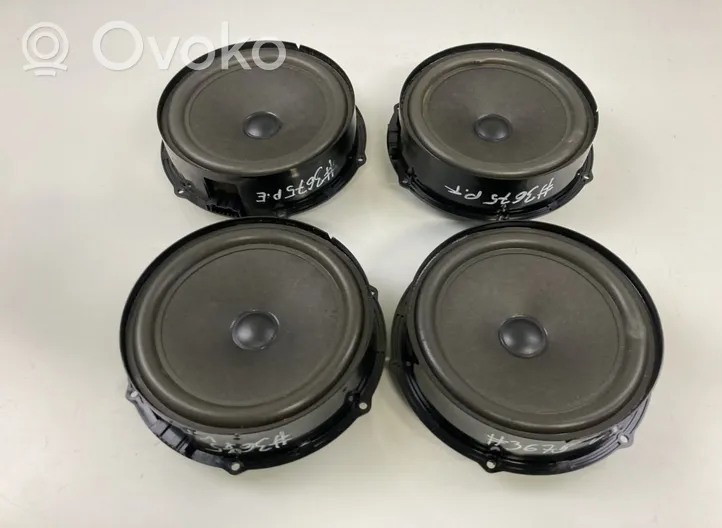 Volkswagen Touareg II Kit sistema audio 7P6035454