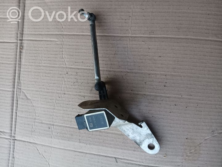 BMW 5 E60 E61 Priekšpusē piekares augstuma sensors 6778809