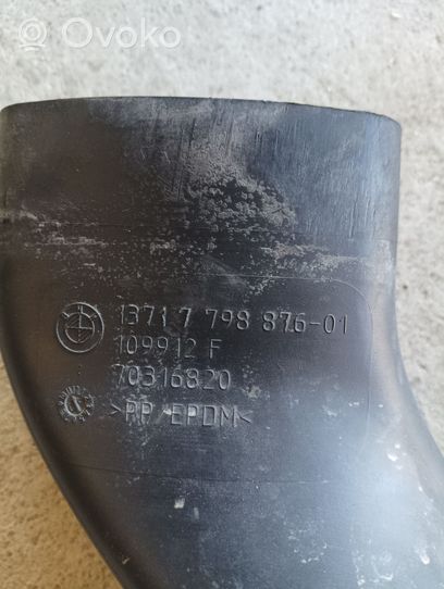 BMW X1 E84 Część rury dolotu powietrza 13717798876