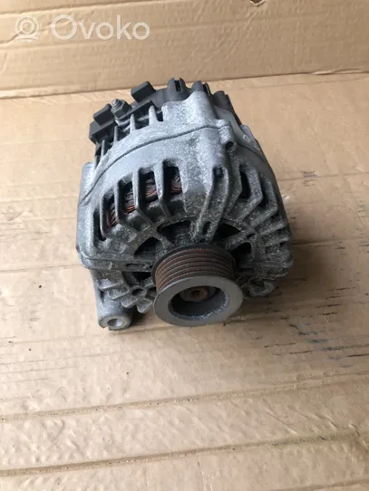 BMW 1 E82 E88 Generatore/alternatore 7802261