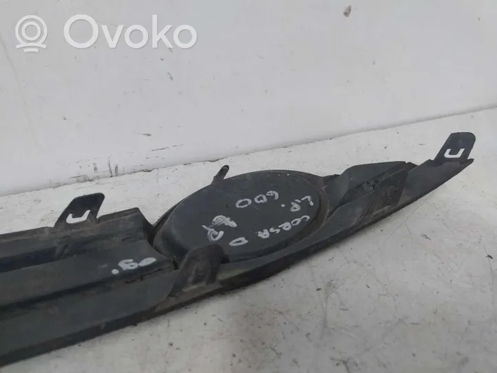 Opel Corsa D Apdailinė priekinio bamperio juosta 13211480