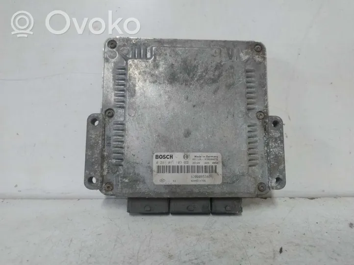 Renault Laguna II Komputer / Sterownik ECU silnika 8200085386