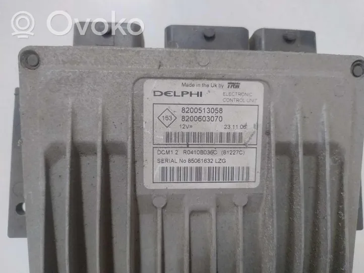 Renault Clio III Moottorin ohjainlaite/moduuli (käytetyt) 8200513058