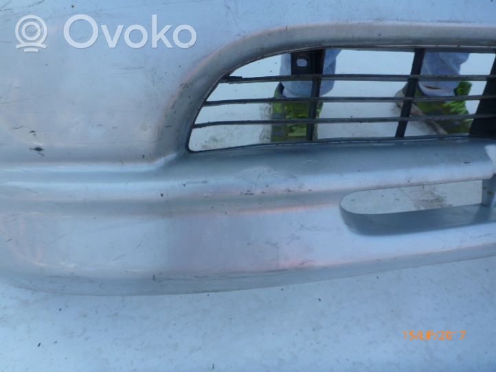 Toyota Hiace (H100) Zderzak przedni 