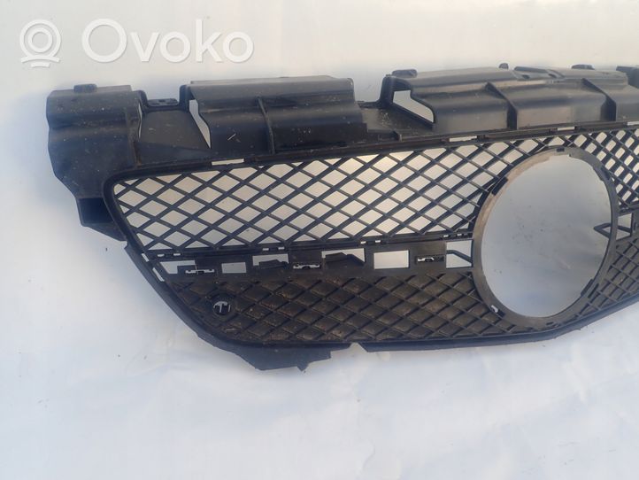 Mercedes-Benz SLK R172 Grille calandre supérieure de pare-chocs avant A1728880160