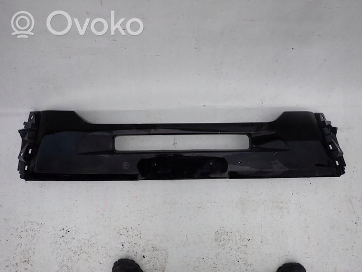 Mitsubishi Outlander Ramka tylnej tablicy rejestracyjnej 6400G468A