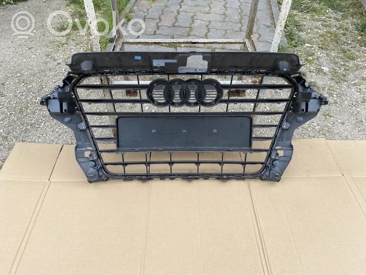 Audi A3 8Y Atrapa chłodnicy / Grill 8V5853651